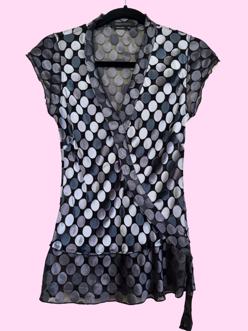 BCBGMaxAzria Black & Gray Polka Dot V-Neck Blouse shorts sleeve sheer top